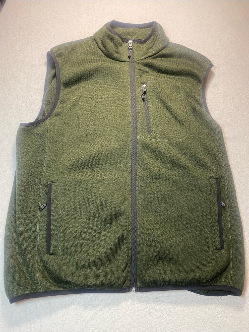 Free Country Men's Olive Green Fleece Vest with Zippered Pockets